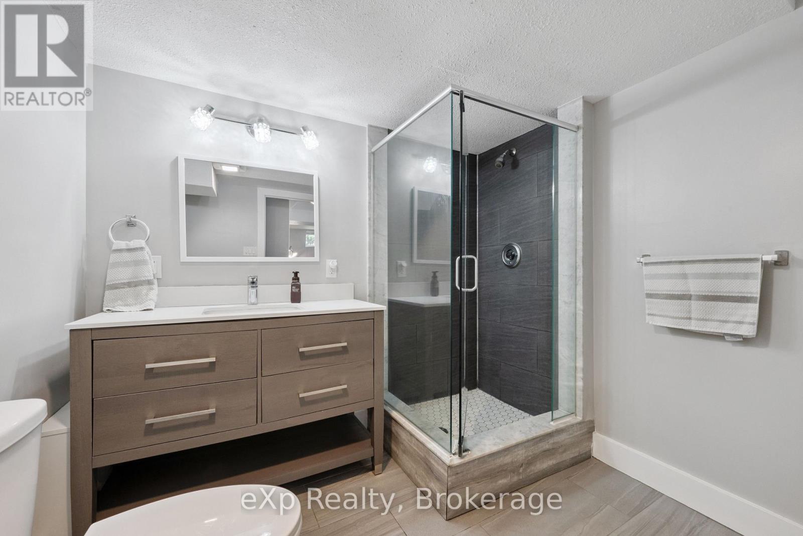 27 Notchwood Court, Kitchener, Ontario  N2A 3L4 - Photo 41 - X13424690