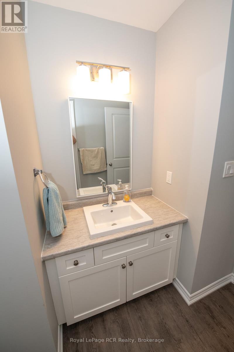 380 Wellington Street E, Wellington North, Ontario  N0G 2L2 - Photo 12 - X13424702