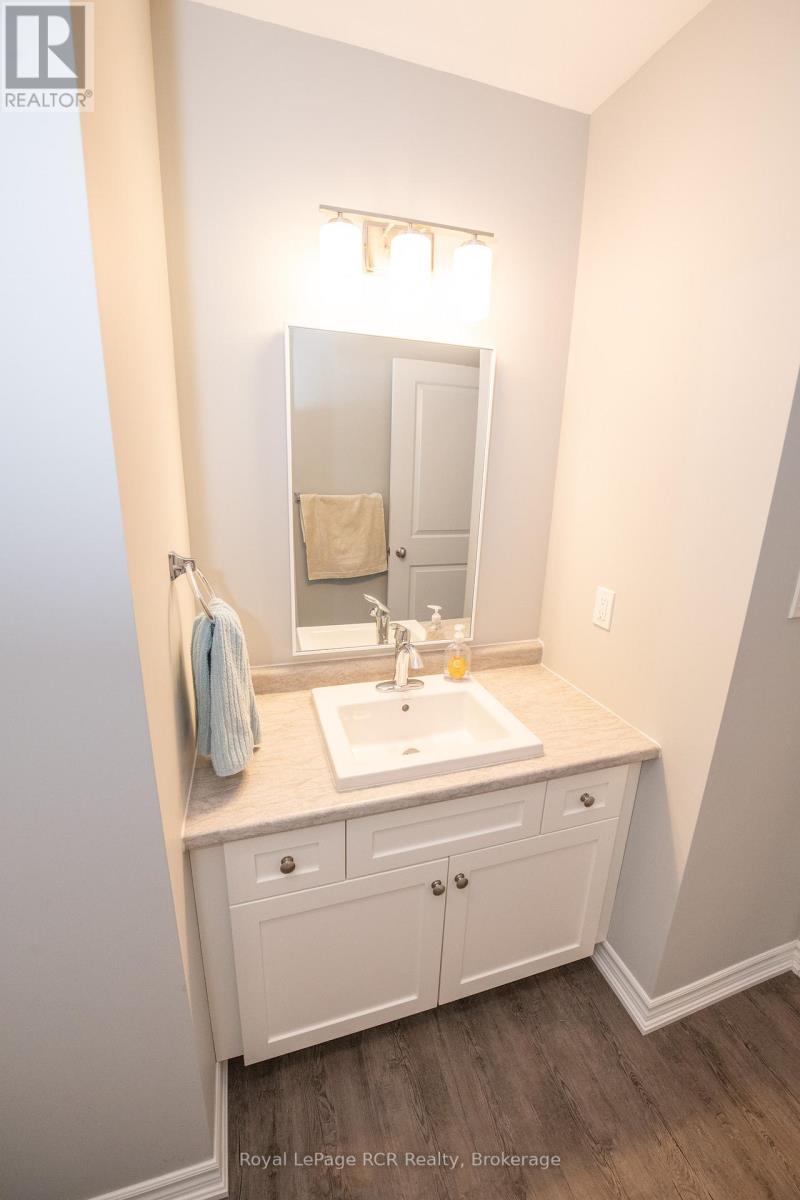 380 Wellington Street E, Wellington North, Ontario  N0G 2L2 - Photo 13 - X13424702