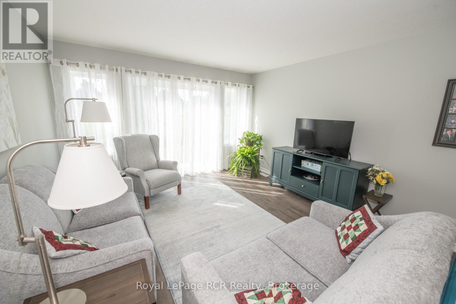 380 Wellington Street E, Wellington North, Ontario  N0G 2L2 - Photo 17 - X13424702