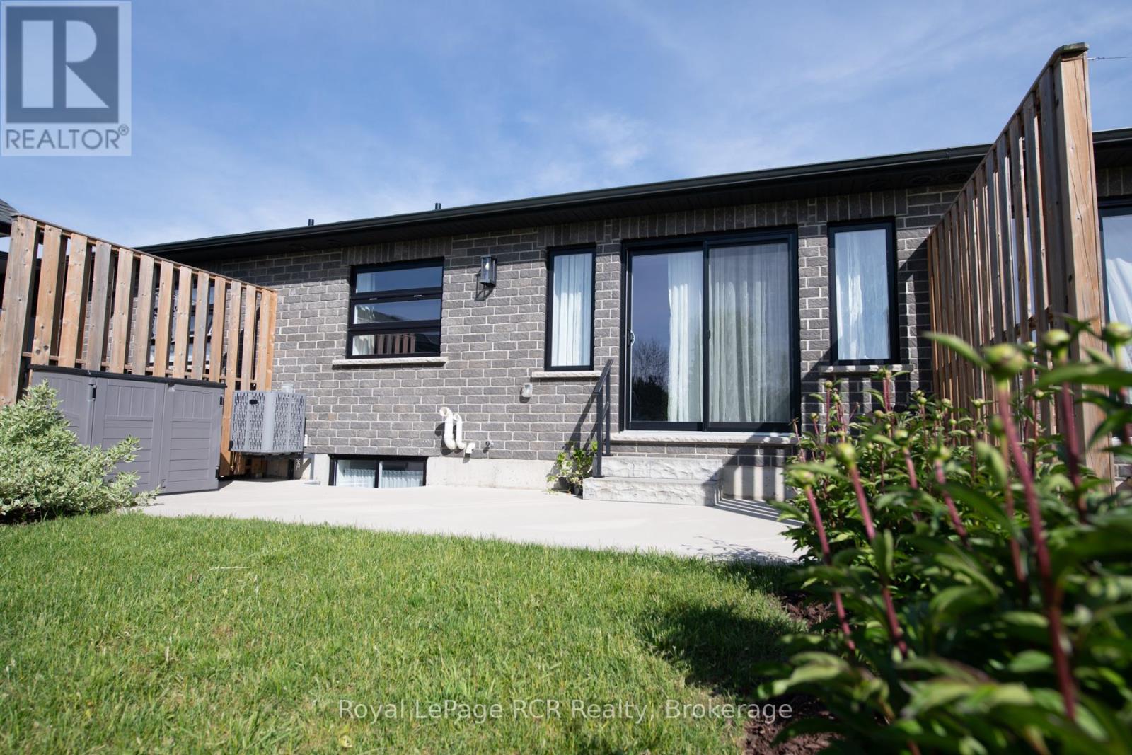 380 Wellington Street E, Wellington North, Ontario  N0G 2L2 - Photo 2 - X13424702