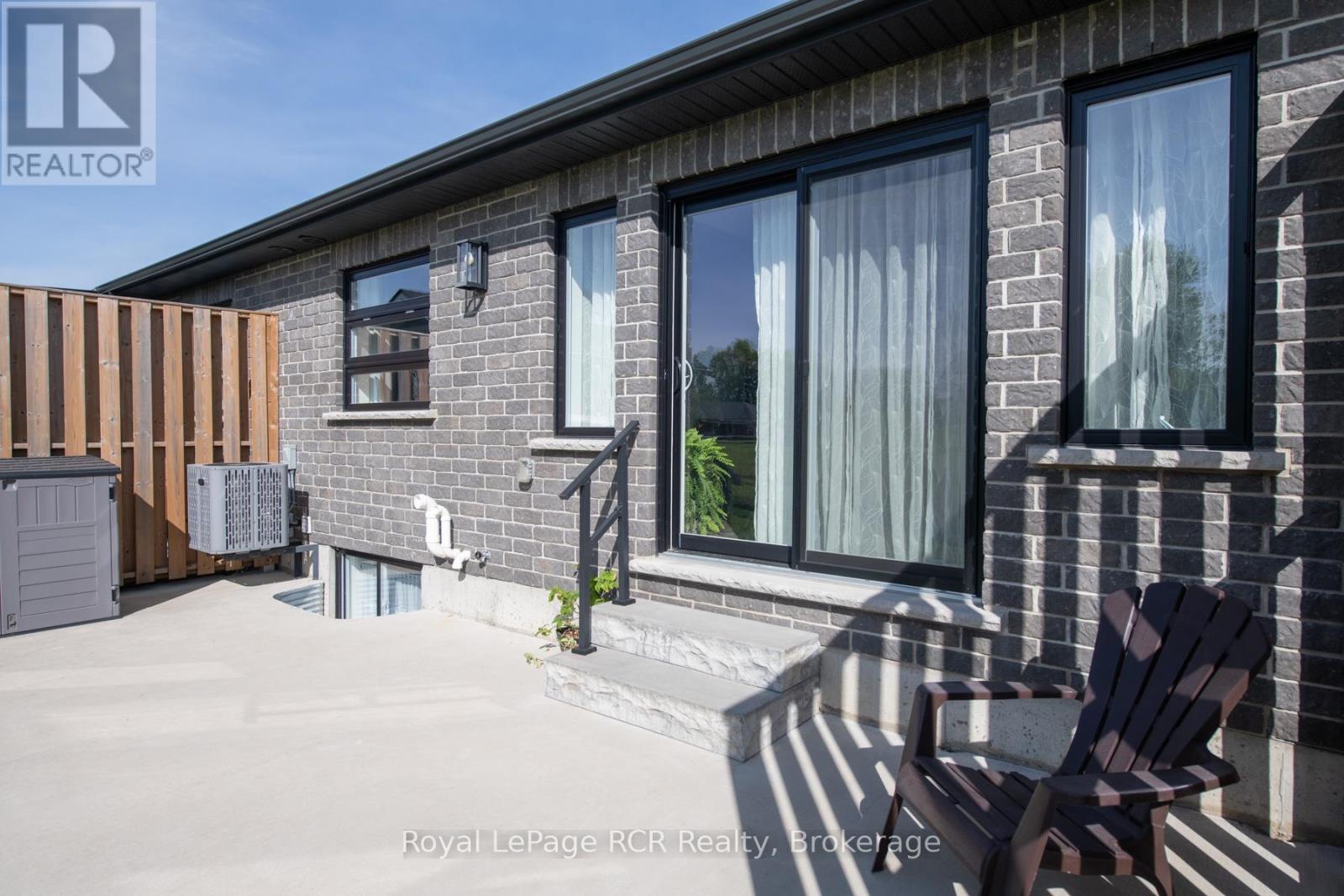 380 Wellington Street E, Wellington North, Ontario  N0G 2L2 - Photo 3 - X13424702