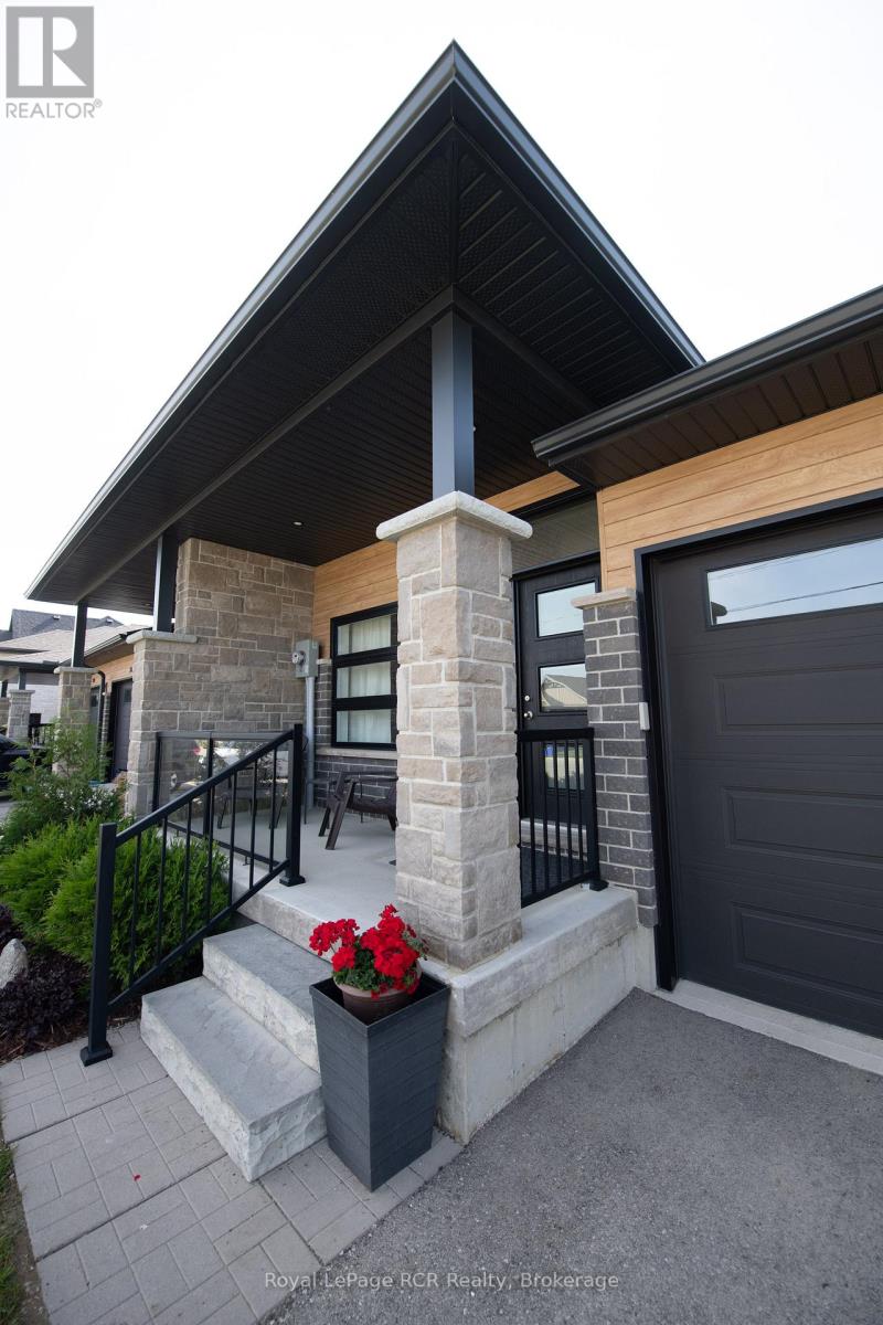 380 Wellington Street E, Wellington North, Ontario  N0G 2L2 - Photo 7 - X13424702