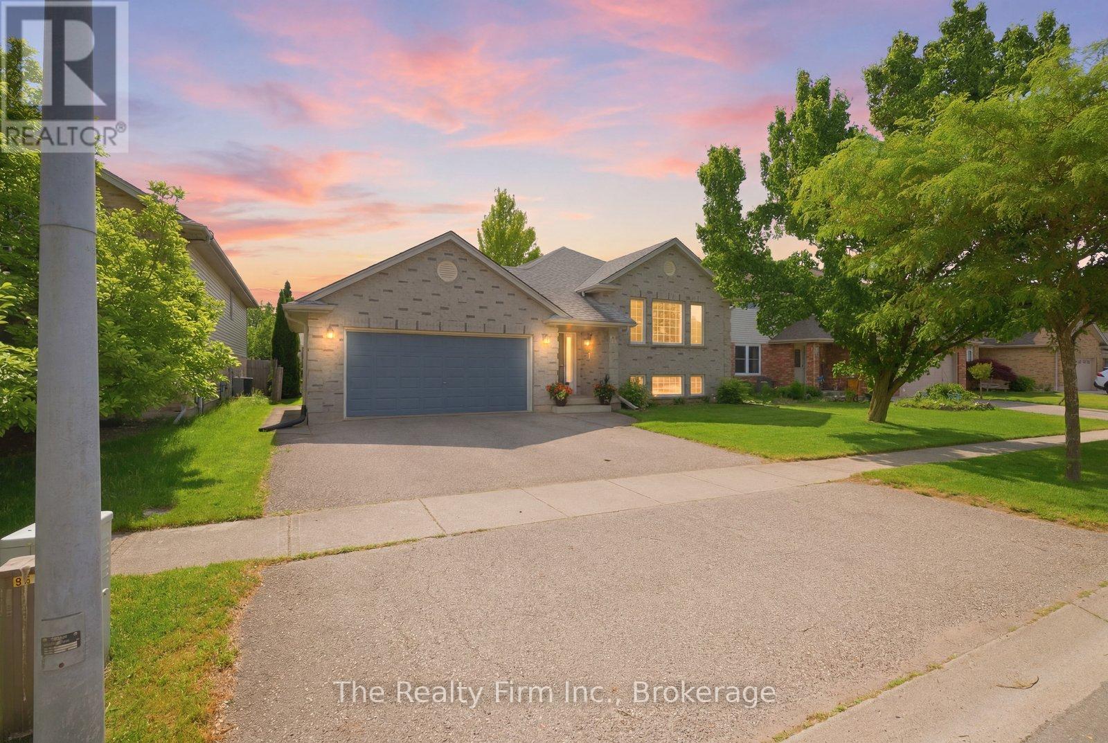 53 Heron Avenue, Woodstock, Ontario N4T 1T2 - Photo 1 - X13424894