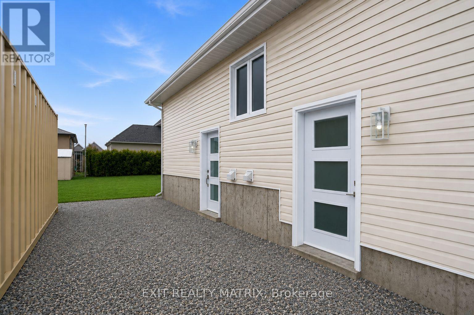 B - 650 West Street W, Hawkesbury, Ontario  K6A 3X1 - Photo 3 - X13424586