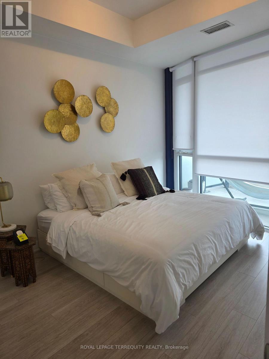 424 - 99 The Donway Road W, Toronto, Ontario  M3C 0N8 - Photo 2 - C13424592