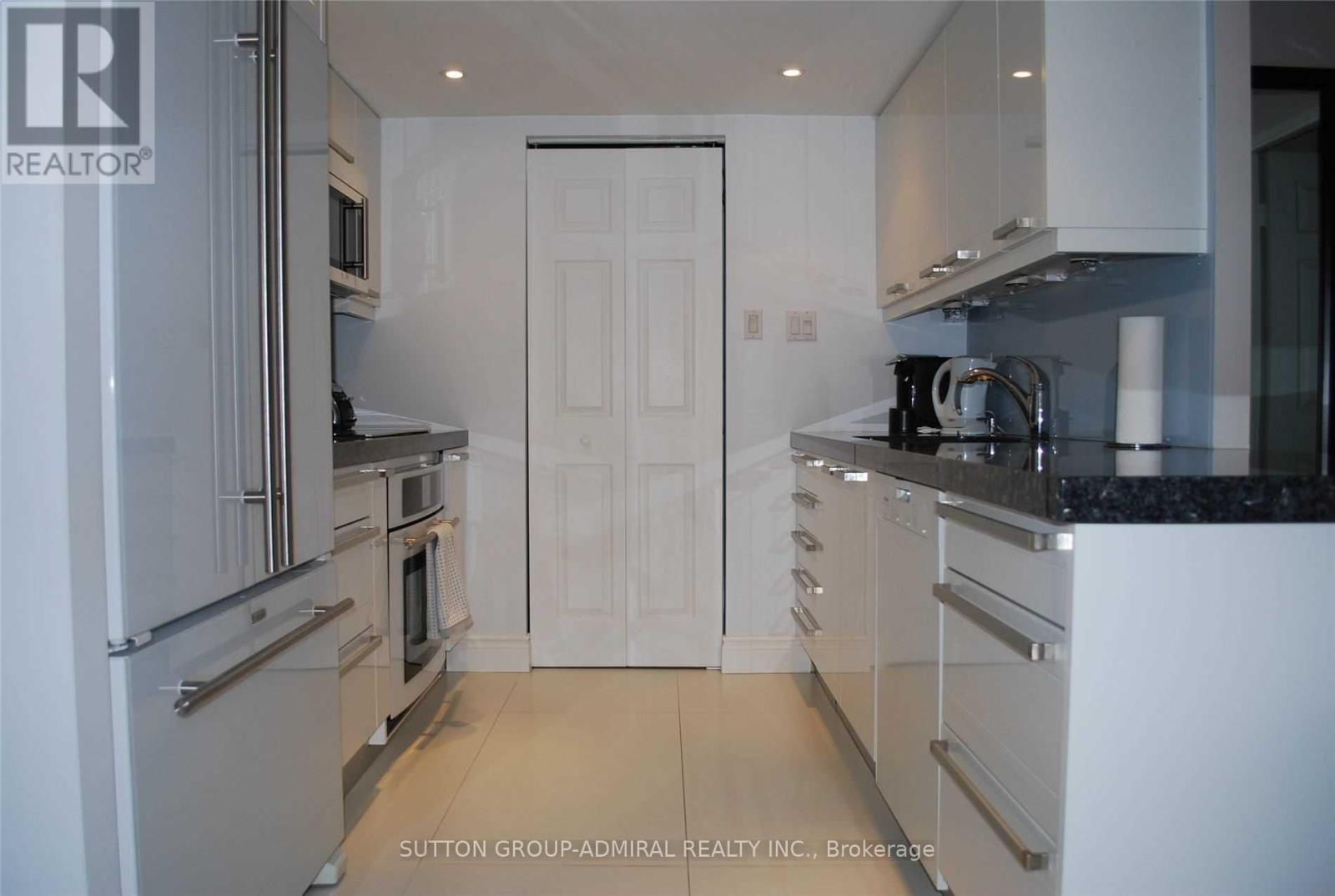 904 - 33 University Avenue, Toronto, Ontario  M5J 2S7 - Photo 4 - C13424598