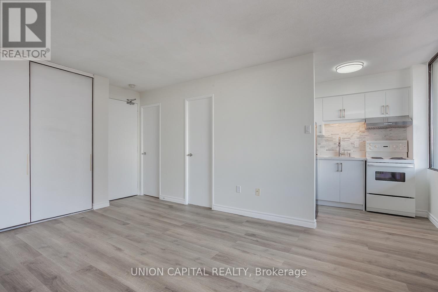 904 - 720 Spadina Avenue, Toronto, Ontario  M5S 2T9 - Photo 2 - C13424850