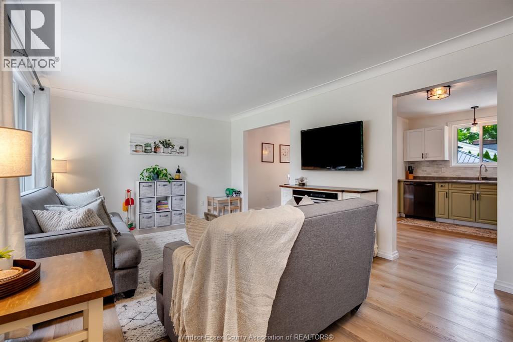 4399 Ashfield Crescent, Windsor, Ontario  N9G 2G8 - Photo 2 - 26013665