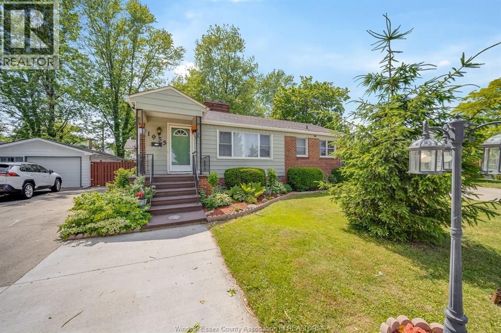 1953 Olive Road, Windsor, Ontario  N8T 1R4 - Photo 2 - 26013357