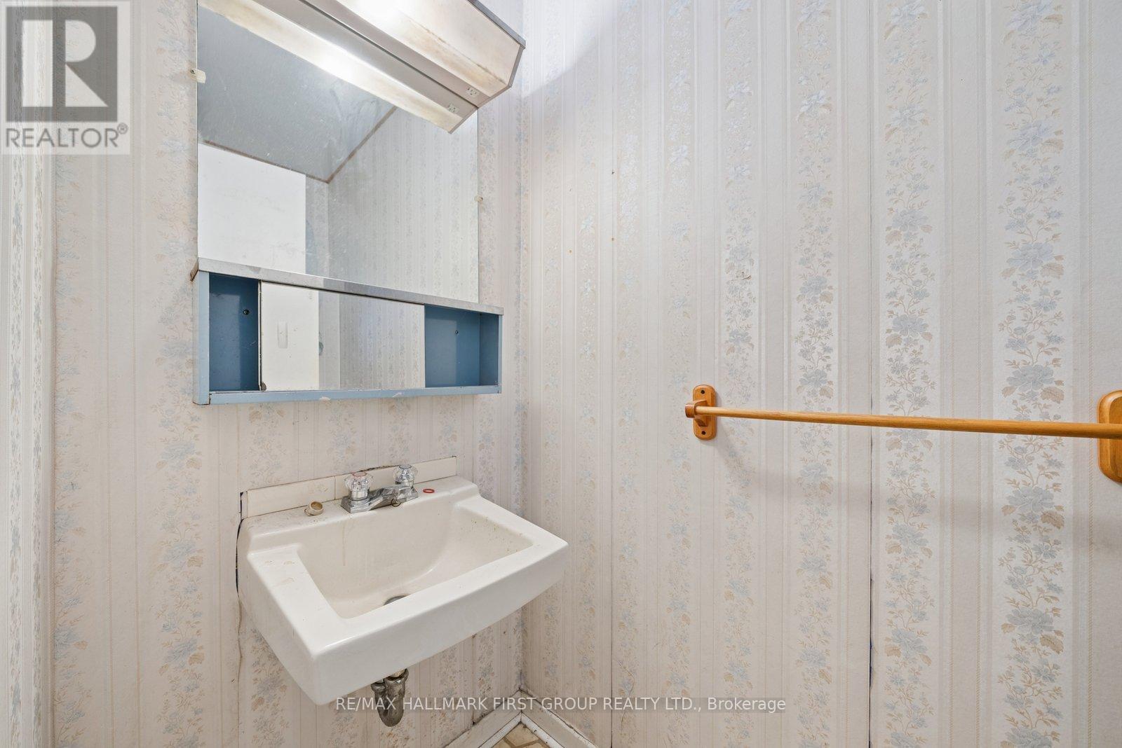 1969 Bowler Drive, Pickering, Ontario  L1V 3K3 - Photo 11 - E13424568