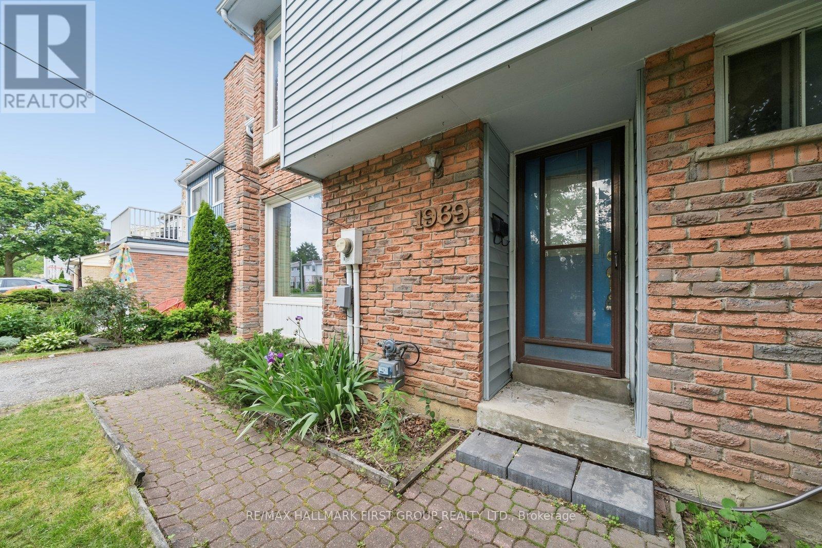 1969 Bowler Drive, Pickering, Ontario  L1V 3K3 - Photo 2 - E13424568
