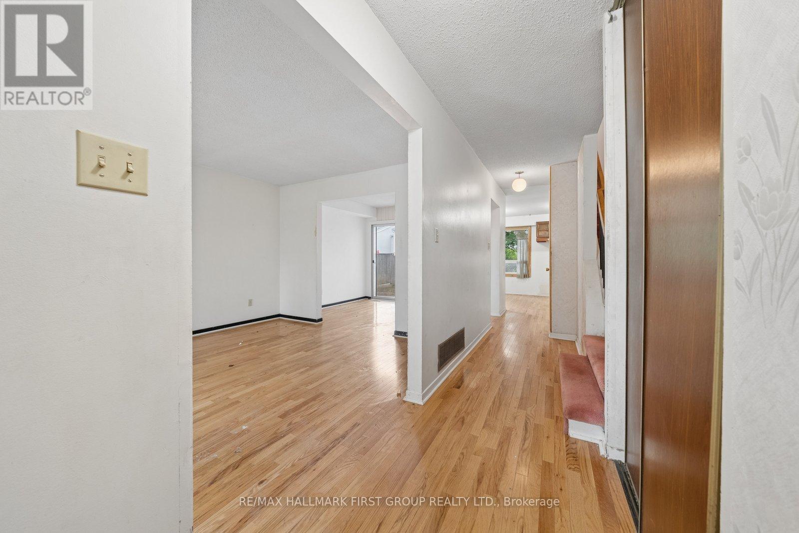 1969 Bowler Drive, Pickering, Ontario  L1V 3K3 - Photo 4 - E13424568