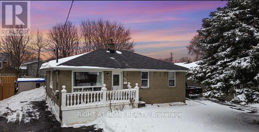 LOWER - 484 PHILLIP MURRAY AVENUE, Oshawa, Ontario