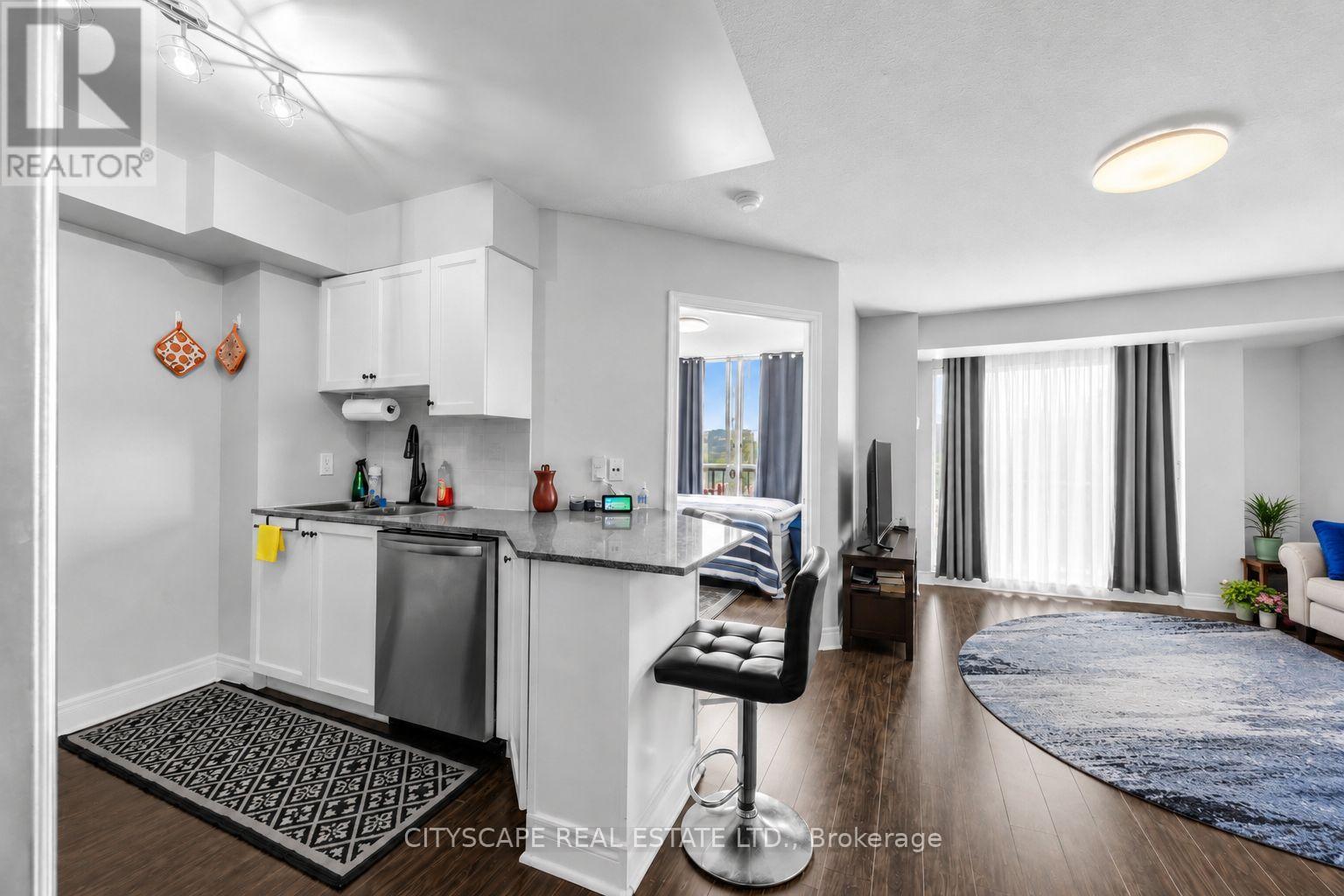 511 - 1730 Eglinton Avenue, Toronto, Ontario  M4A 2X9 - Photo 4 - C13420728