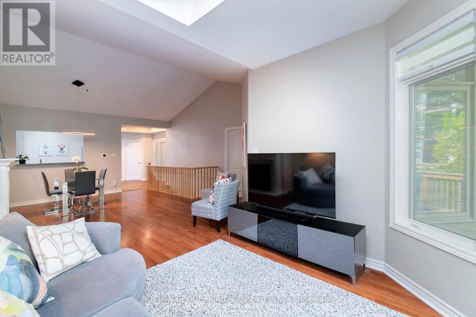 12 Sandpiper Key Way, Markham, Ontario  L6E 1B4 - Photo 7 - N13424614