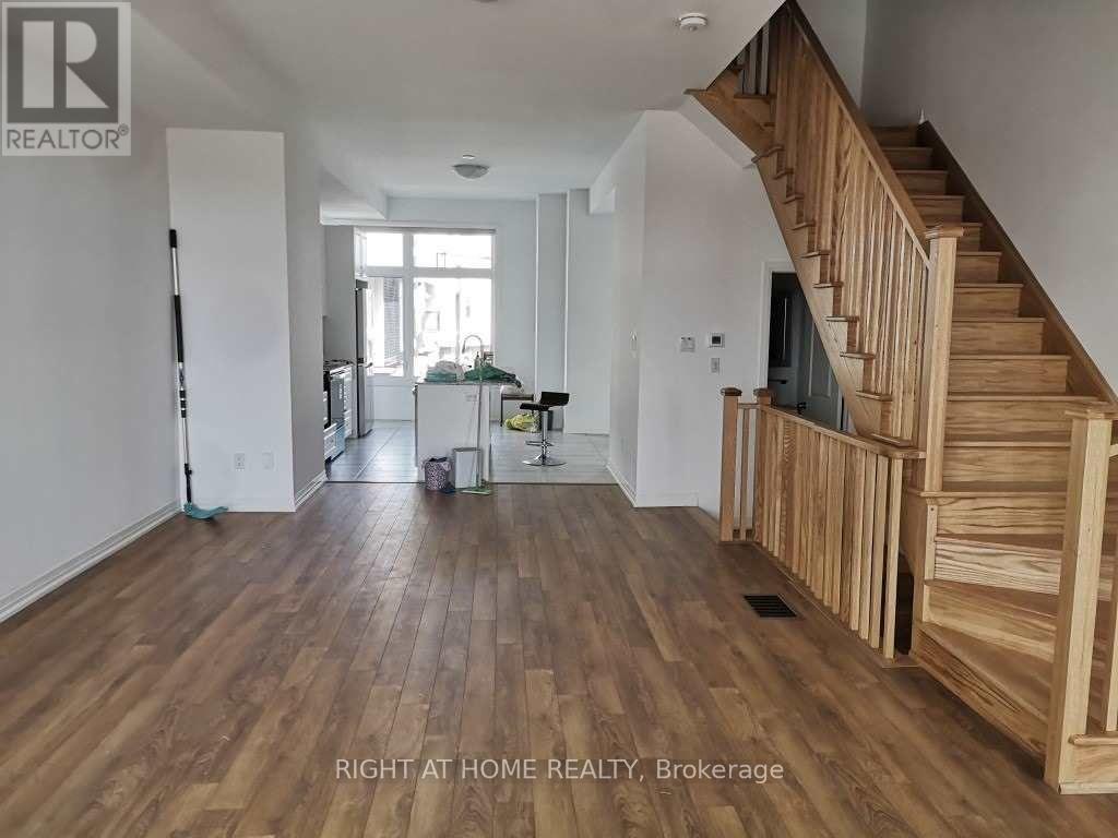 159 Markland Street, Markham, Ontario  L6C 3B5 - Photo 5 - N13424774