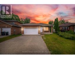 17 SYDENHAM WELLS, Barrie, Ontario