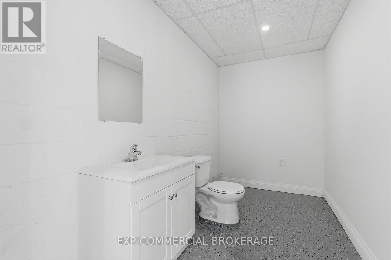 10 - 397 Humberline Drive, Toronto, Ontario  M9W 5T5 - Photo 5 - W13131130