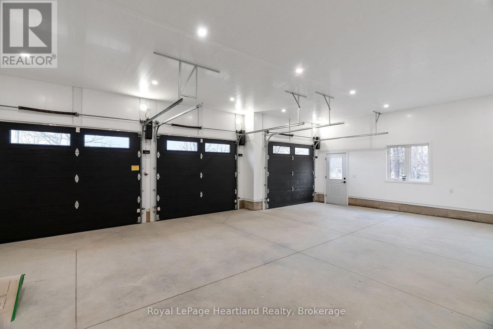 345 Turnberry Street, North Huron, Ontario  N0G 2W0 - Photo 44 - X12955900