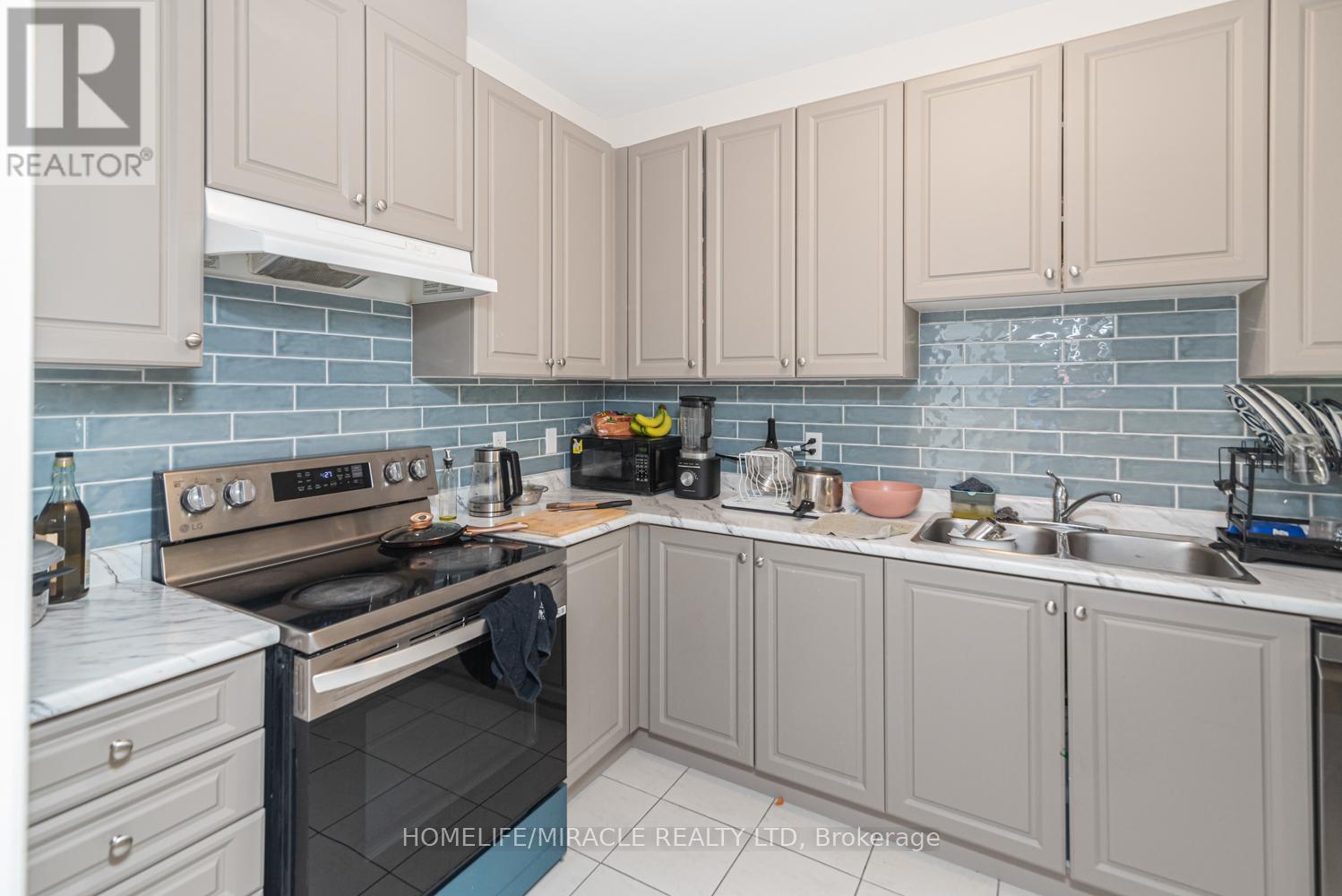 82 Baker Street, Thorold, Ontario  L2V 0N1 - Photo 13 - X13412258
