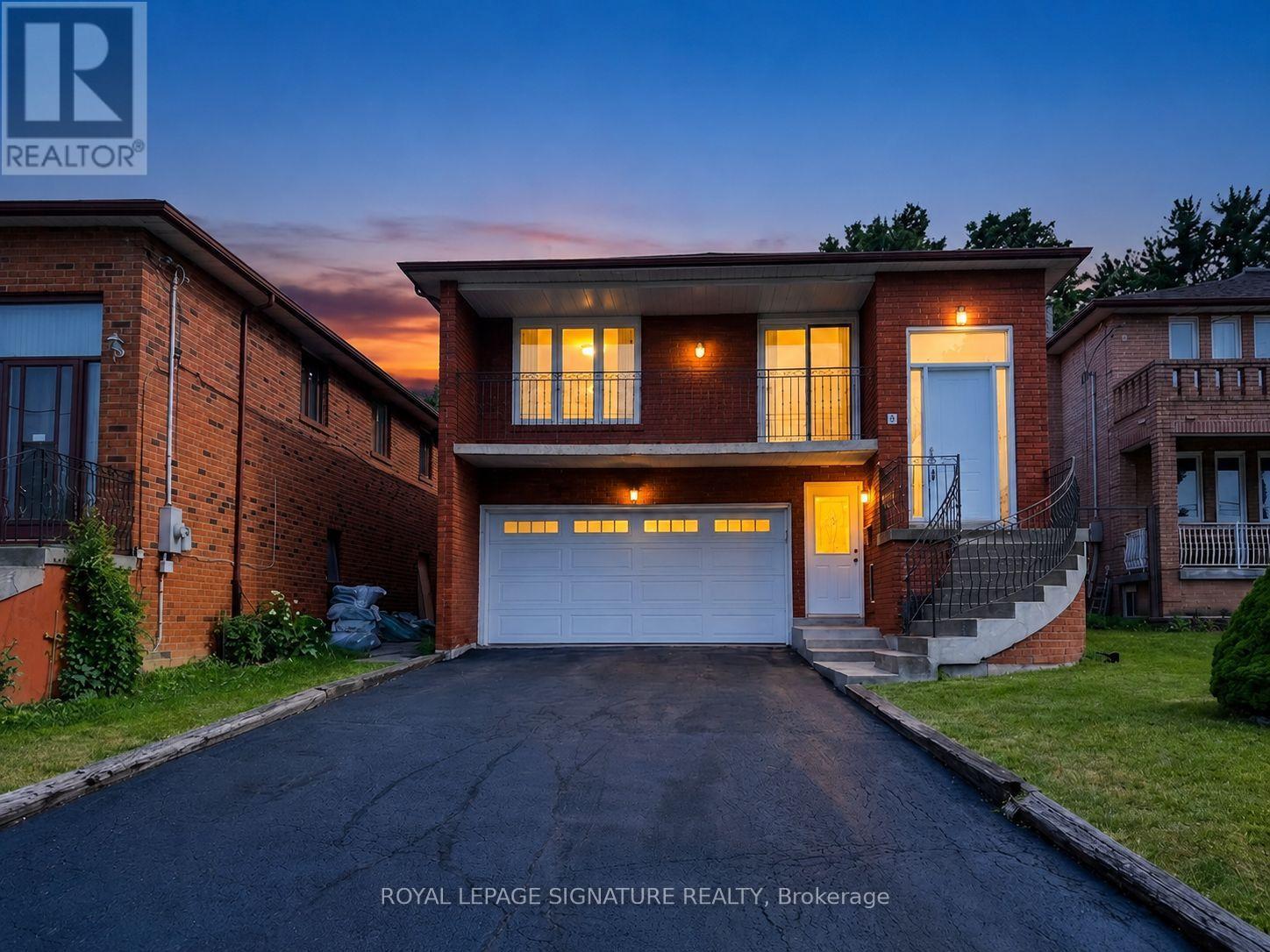 5 ACACIA AVENUE, Toronto, Ontario