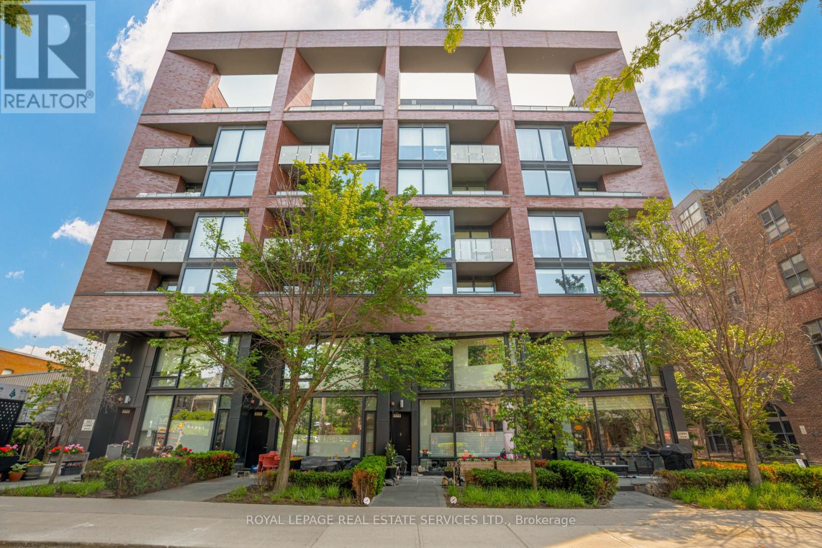 Ph # 09 - 383 Sorauren Avenue, Toronto, Ontario  M6R 1W5 - Photo 2 - W13424534