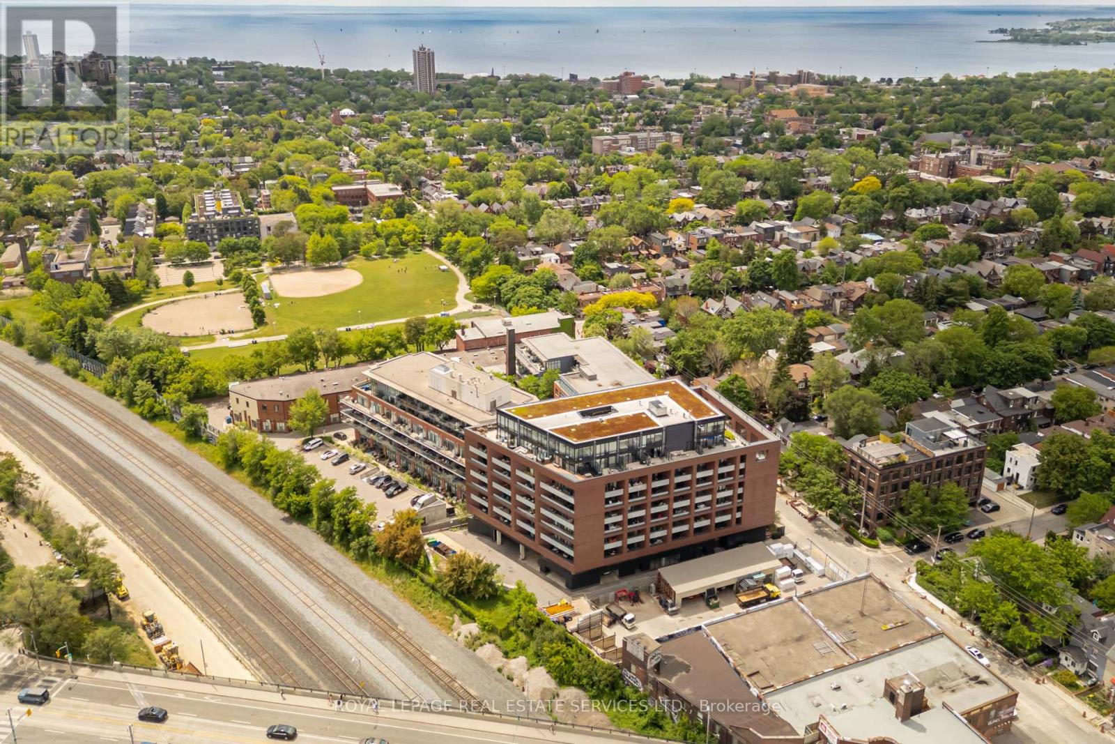 Ph # 09 - 383 Sorauren Avenue, Toronto, Ontario  M6R 1W5 - Photo 49 - W13424534