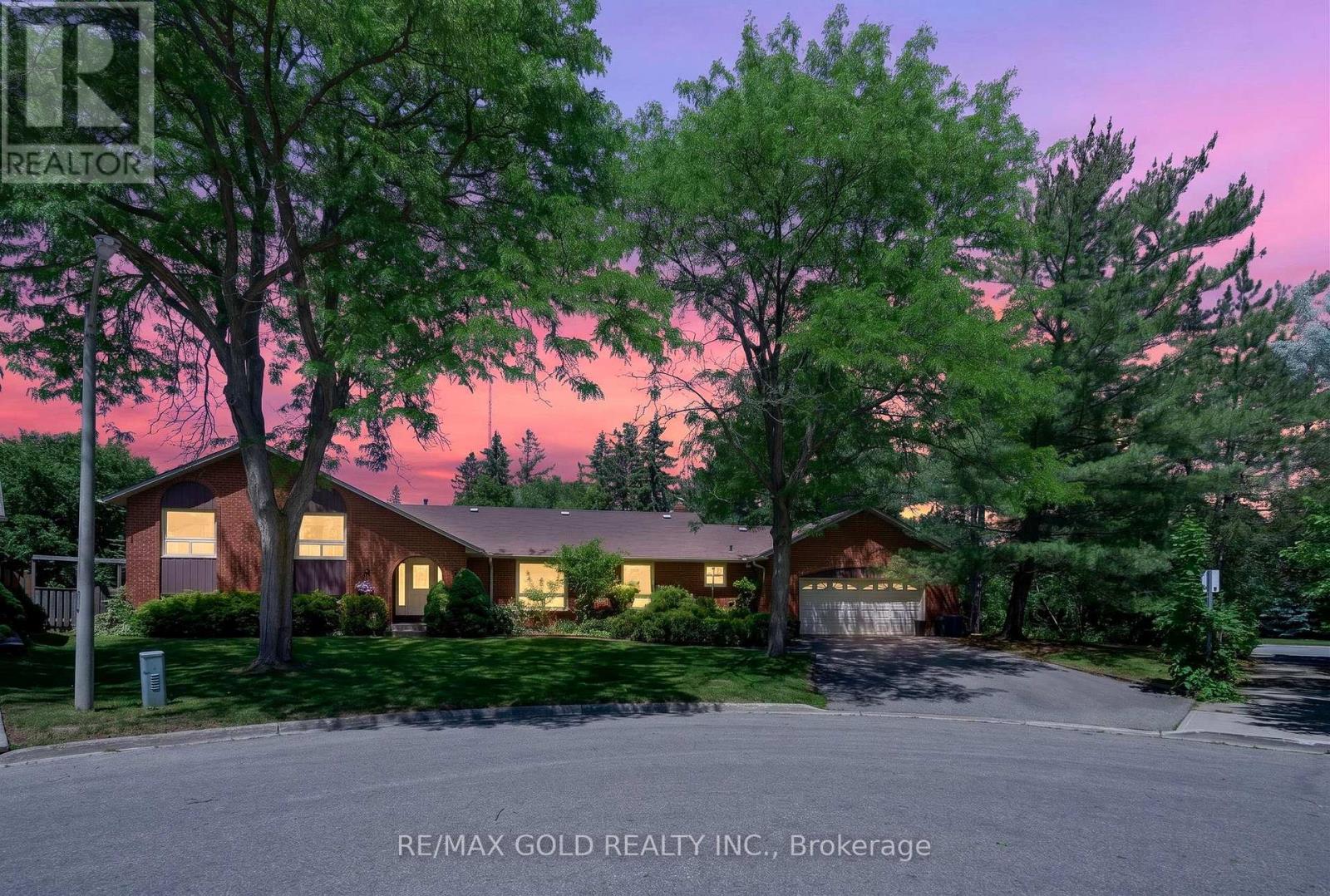 14 CAIRNMORE COURT, Brampton, Ontario
