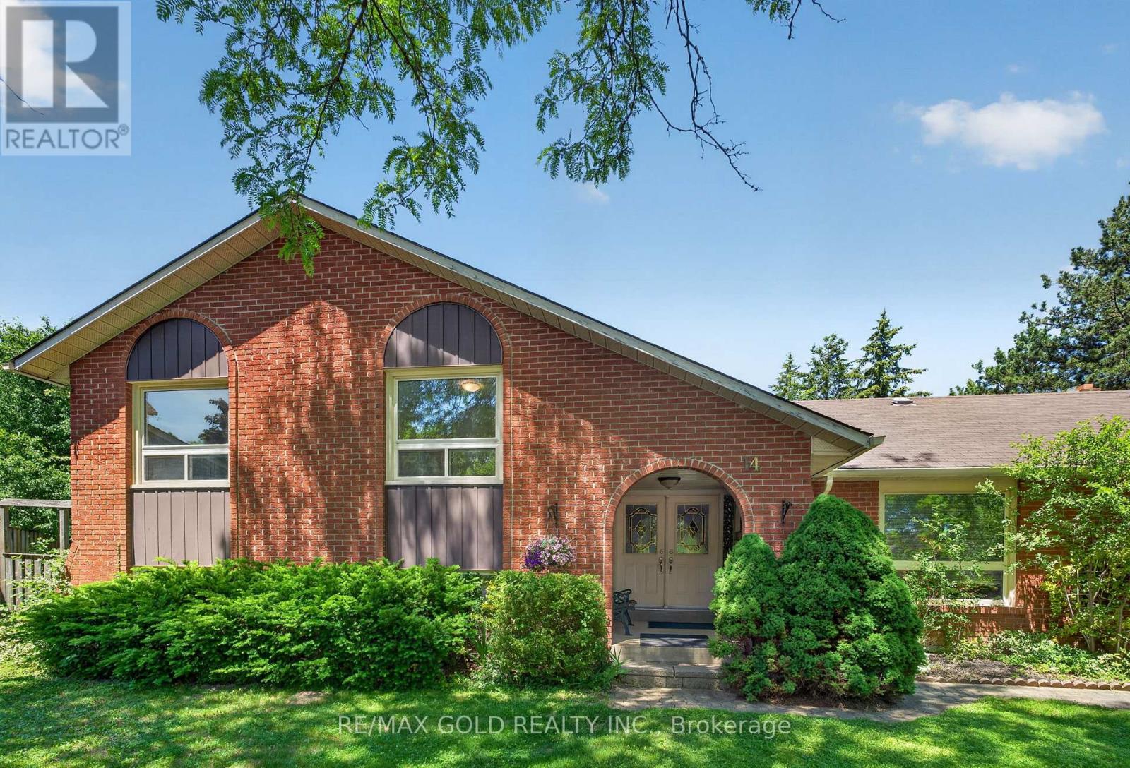 14 Cairnmore Court, Brampton, Ontario  L6Z 1T6 - Photo 3 - W13424582