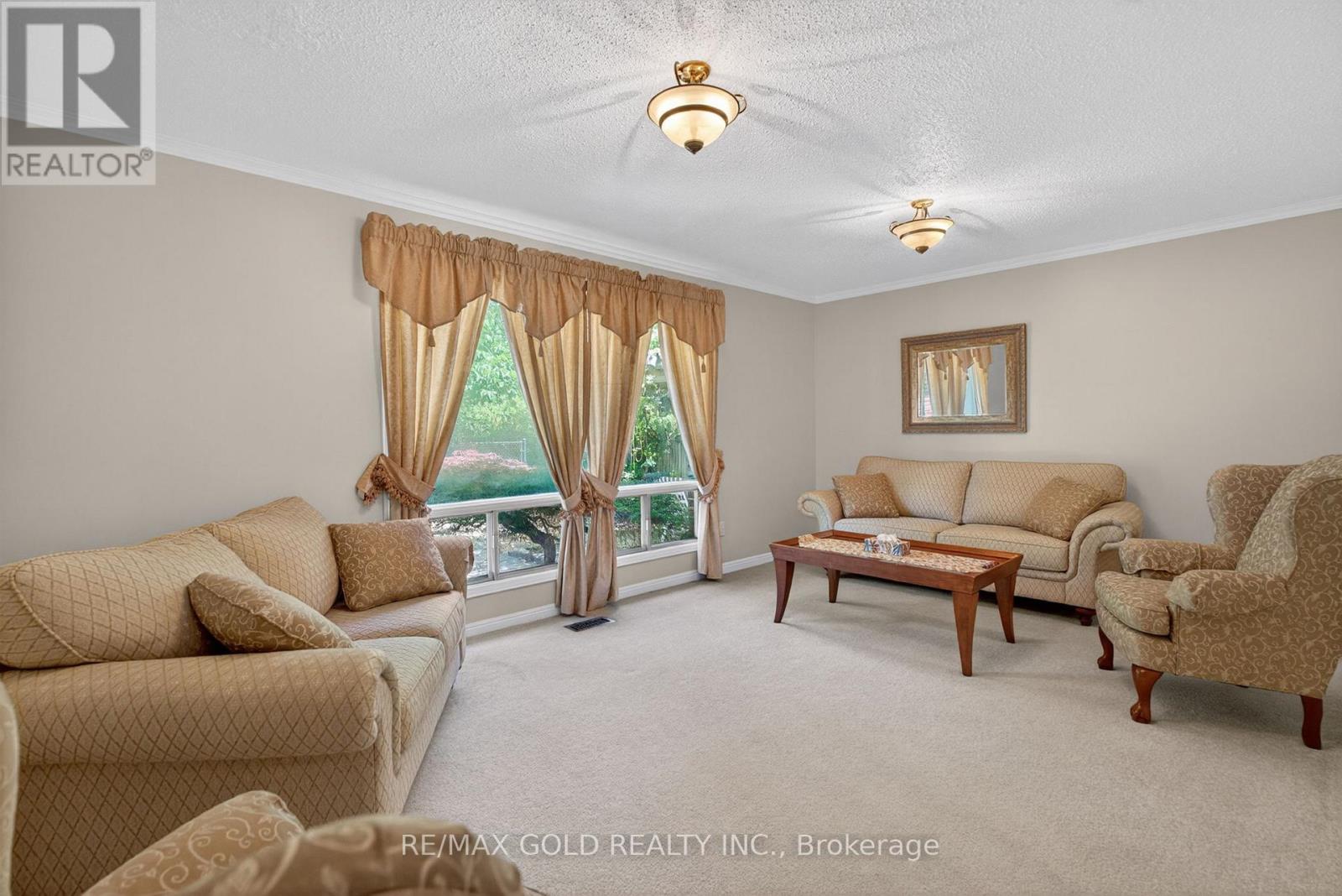 14 Cairnmore Court, Brampton, Ontario  L6Z 1T6 - Photo 7 - W13424582