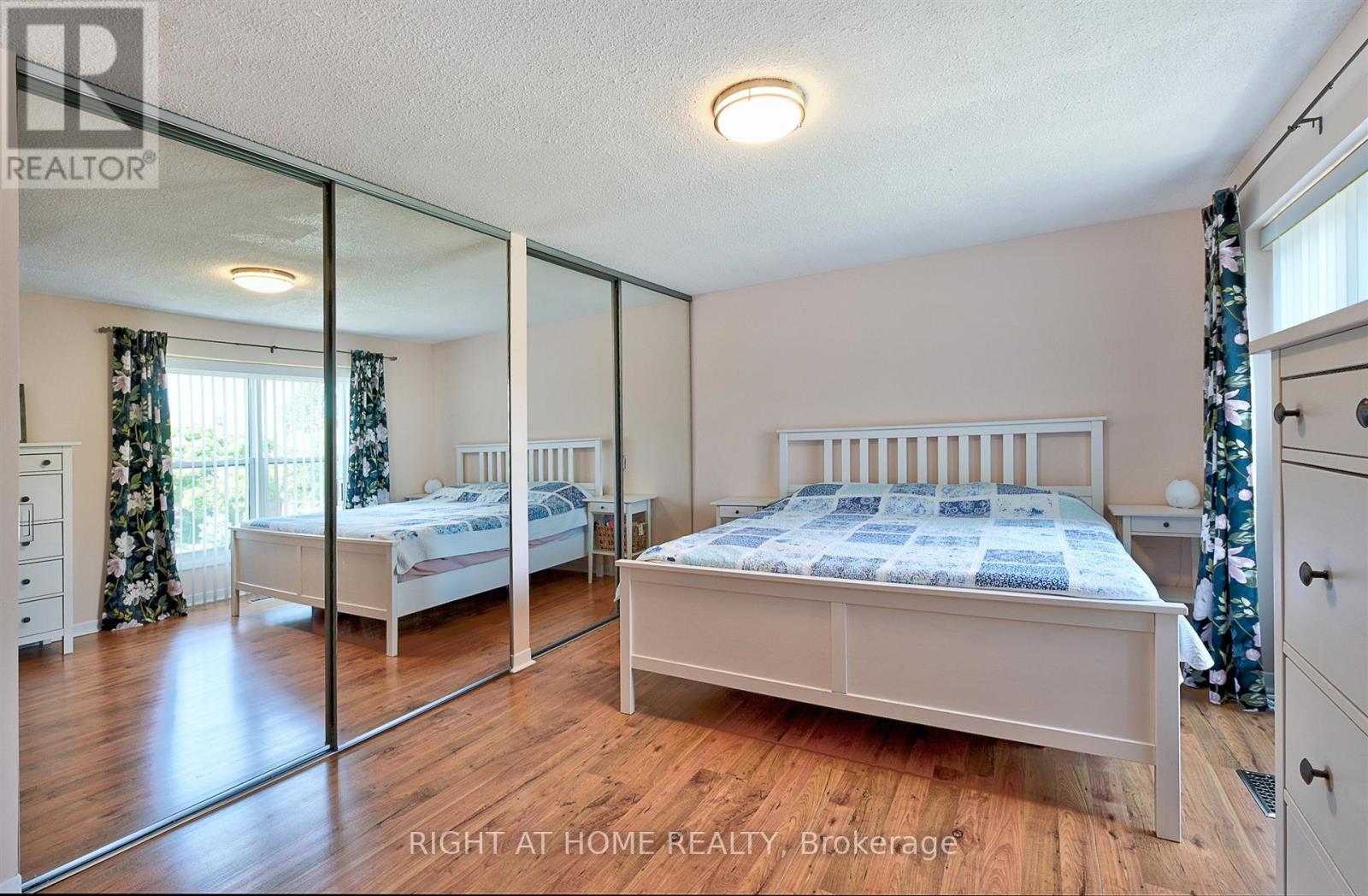 4224 Trapper Crescent, Mississauga, Ontario  L5L 3A9 - Photo 11 - W13424742