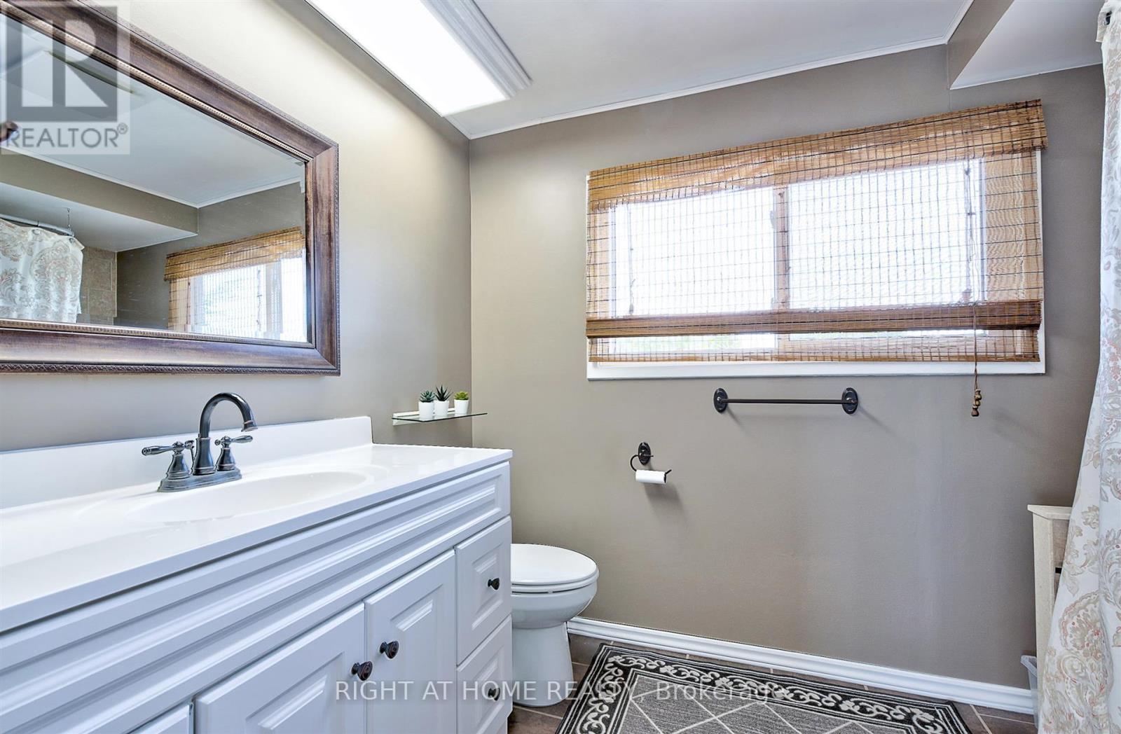 4224 Trapper Crescent, Mississauga, Ontario  L5L 3A9 - Photo 13 - W13424742