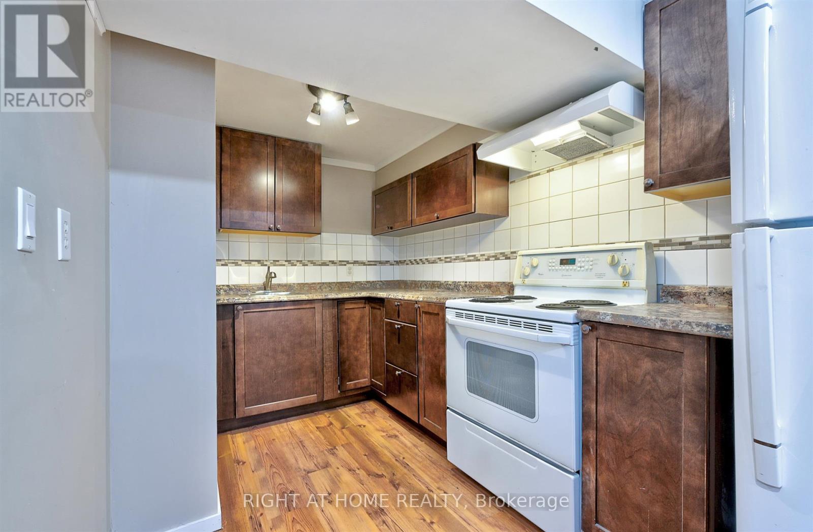 4224 Trapper Crescent, Mississauga, Ontario  L5L 3A9 - Photo 19 - W13424742