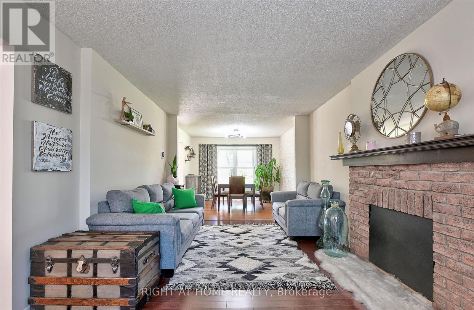 4224 Trapper Crescent, Mississauga, Ontario  L5L 3A9 - Photo 4 - W13424742