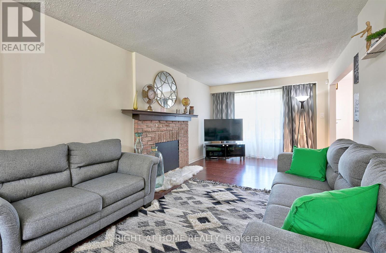 4224 Trapper Crescent, Mississauga, Ontario  L5L 3A9 - Photo 5 - W13424742