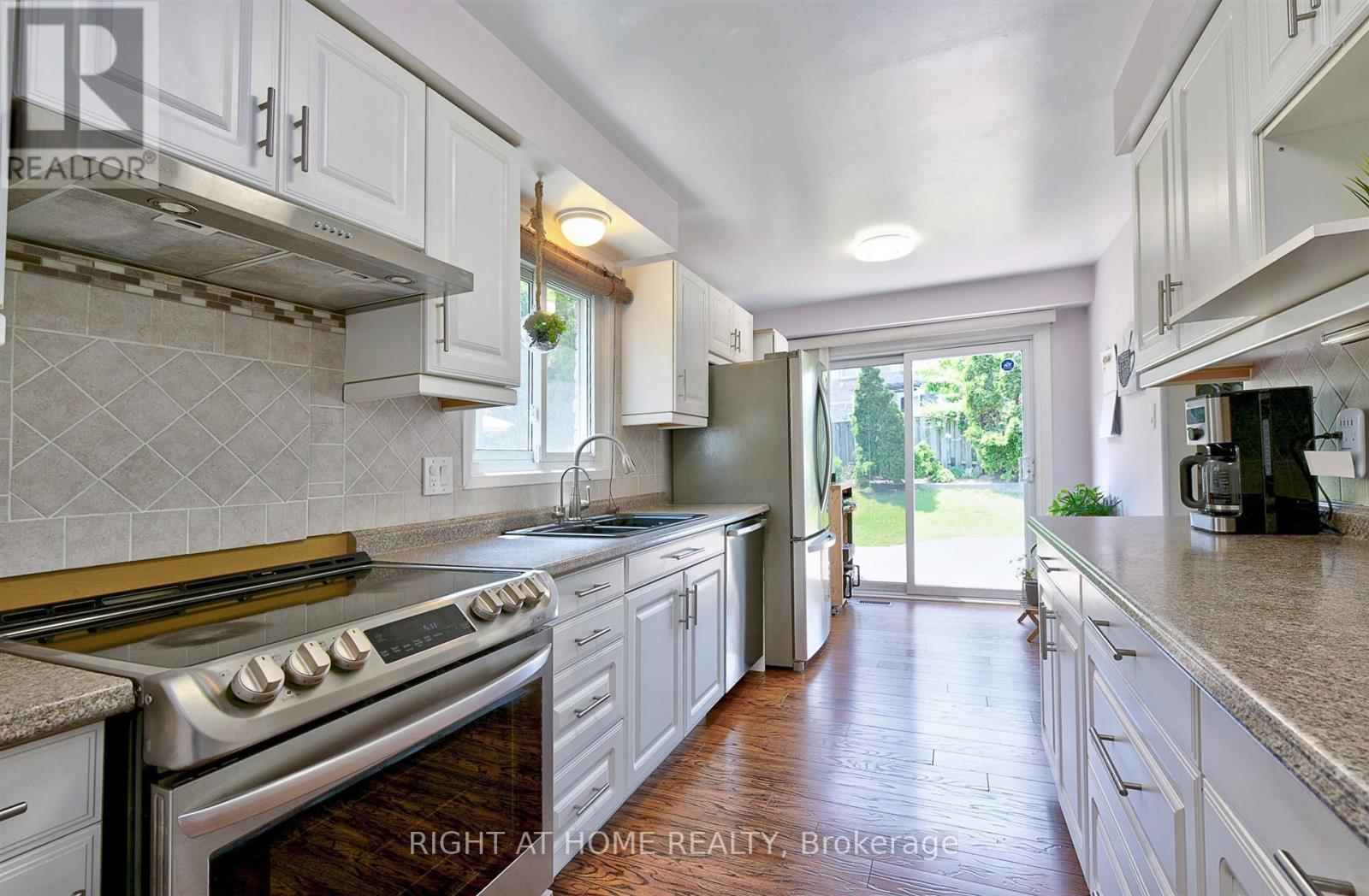 4224 Trapper Crescent, Mississauga, Ontario  L5L 3A9 - Photo 8 - W13424742