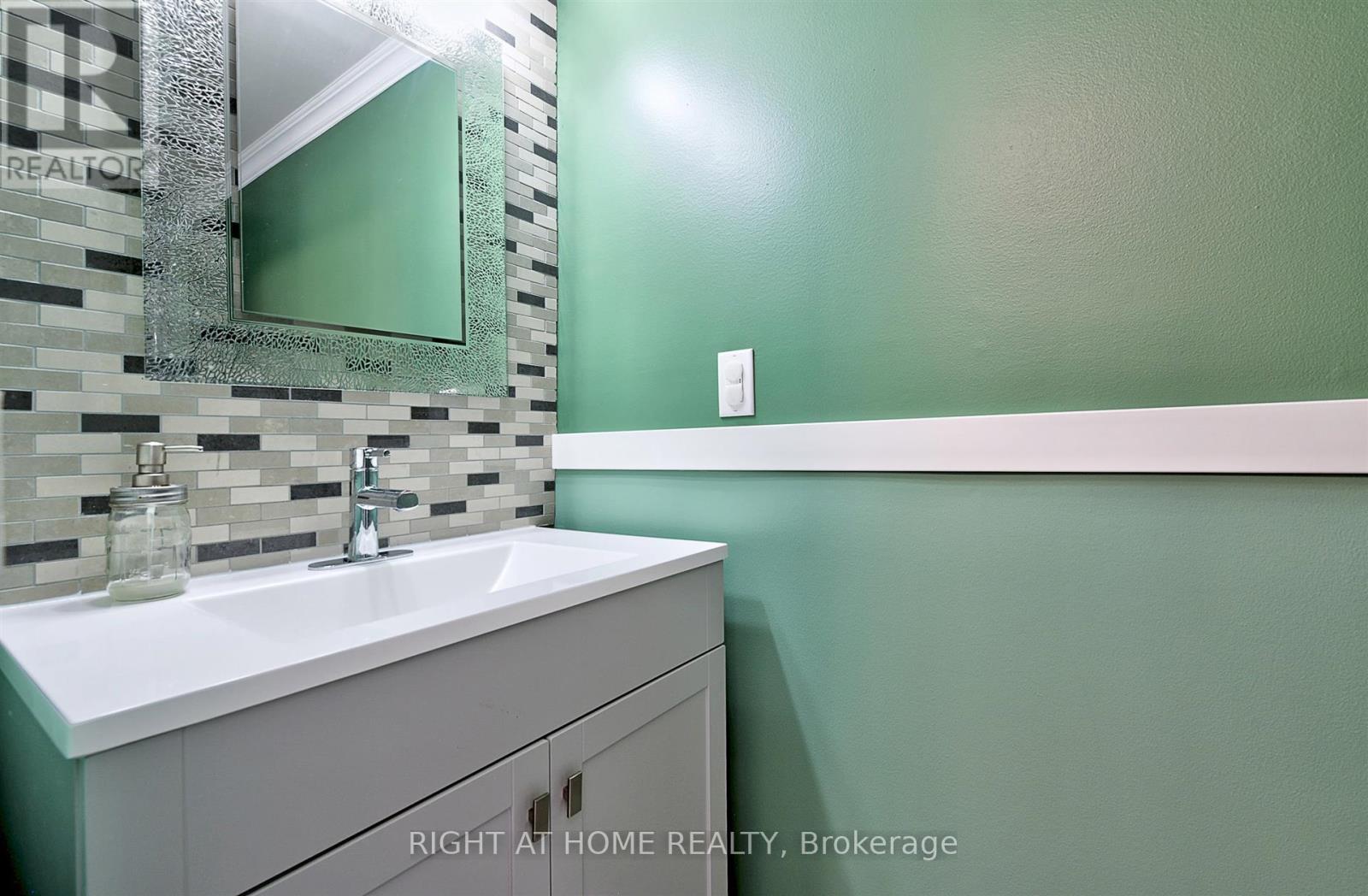 4224 Trapper Crescent, Mississauga, Ontario  L5L 3A9 - Photo 9 - W13424742