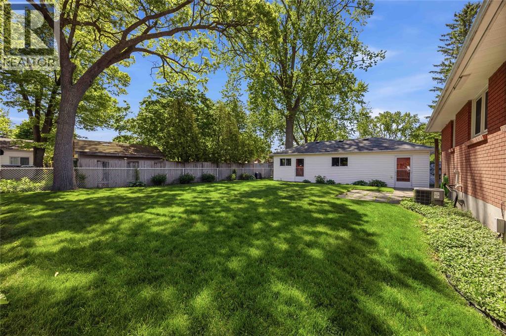 1508 Forest Street, Sarnia photo 39