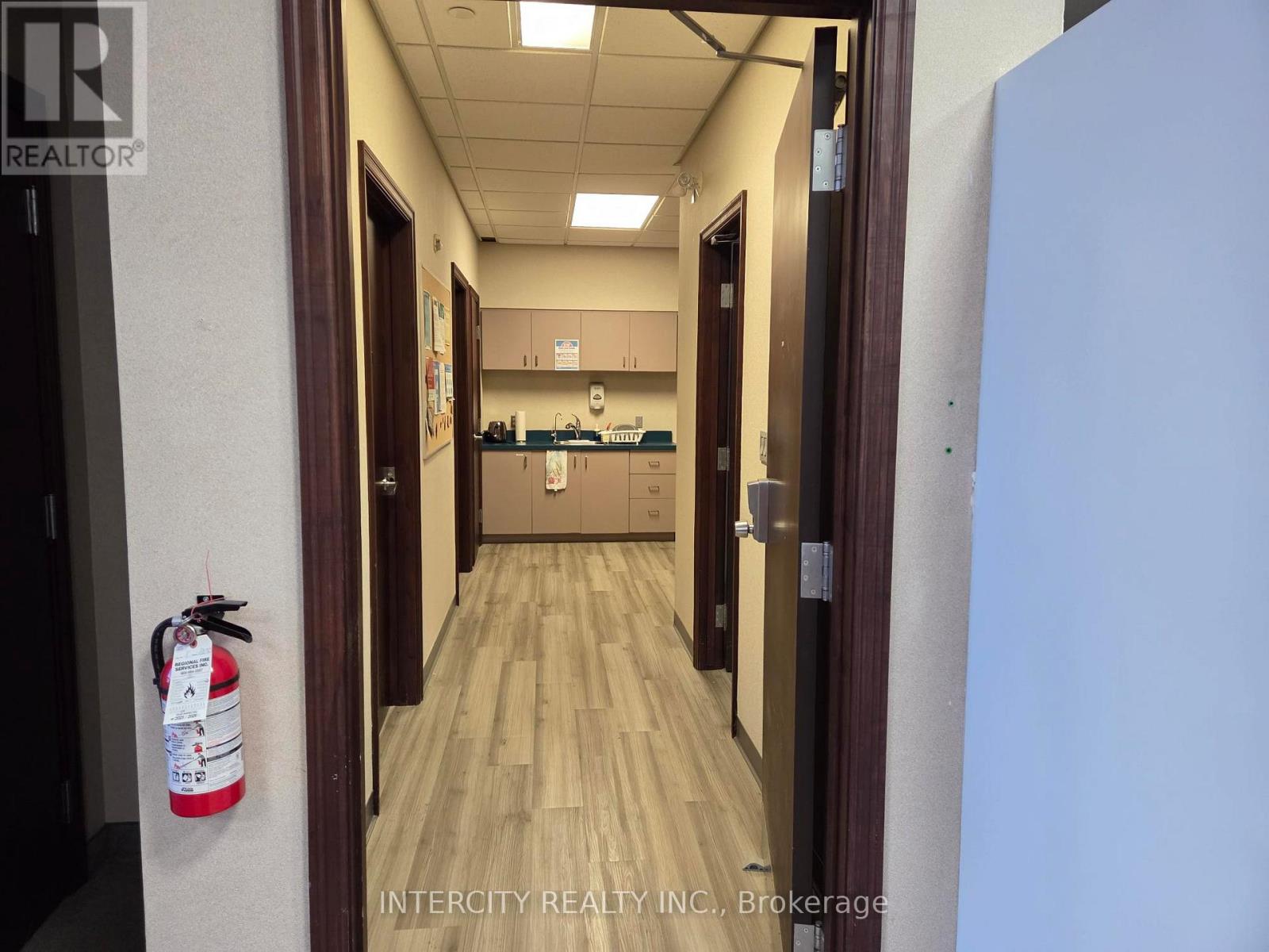 3 - 486 Grantham Avenue, St. Catharines, Ontario  L2M 7W7 - Photo 3 - X13424560