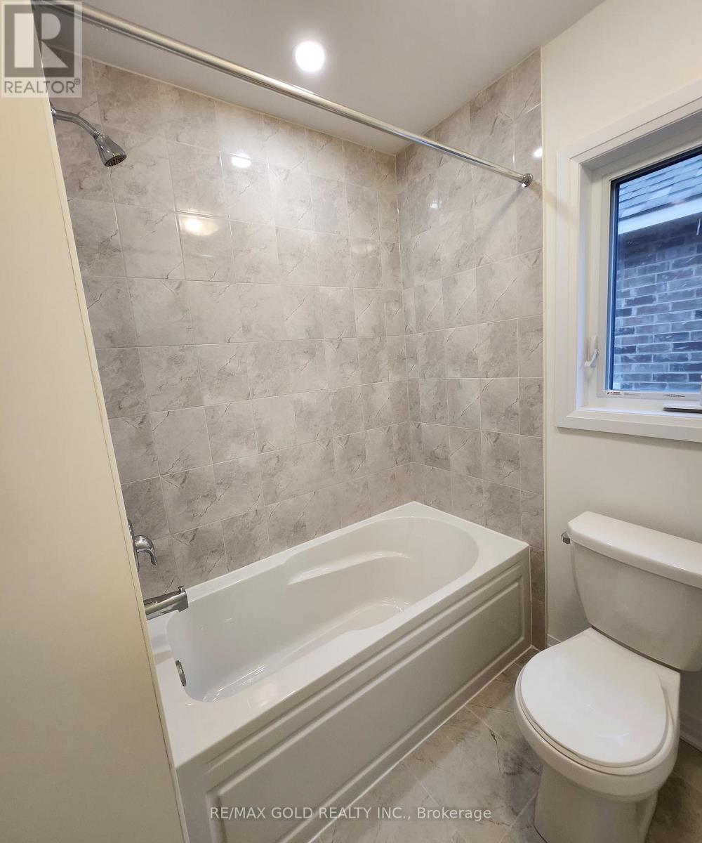 229 Port Crescent, Welland, Ontario  L3B 0N3 - Photo 2 - X13424660