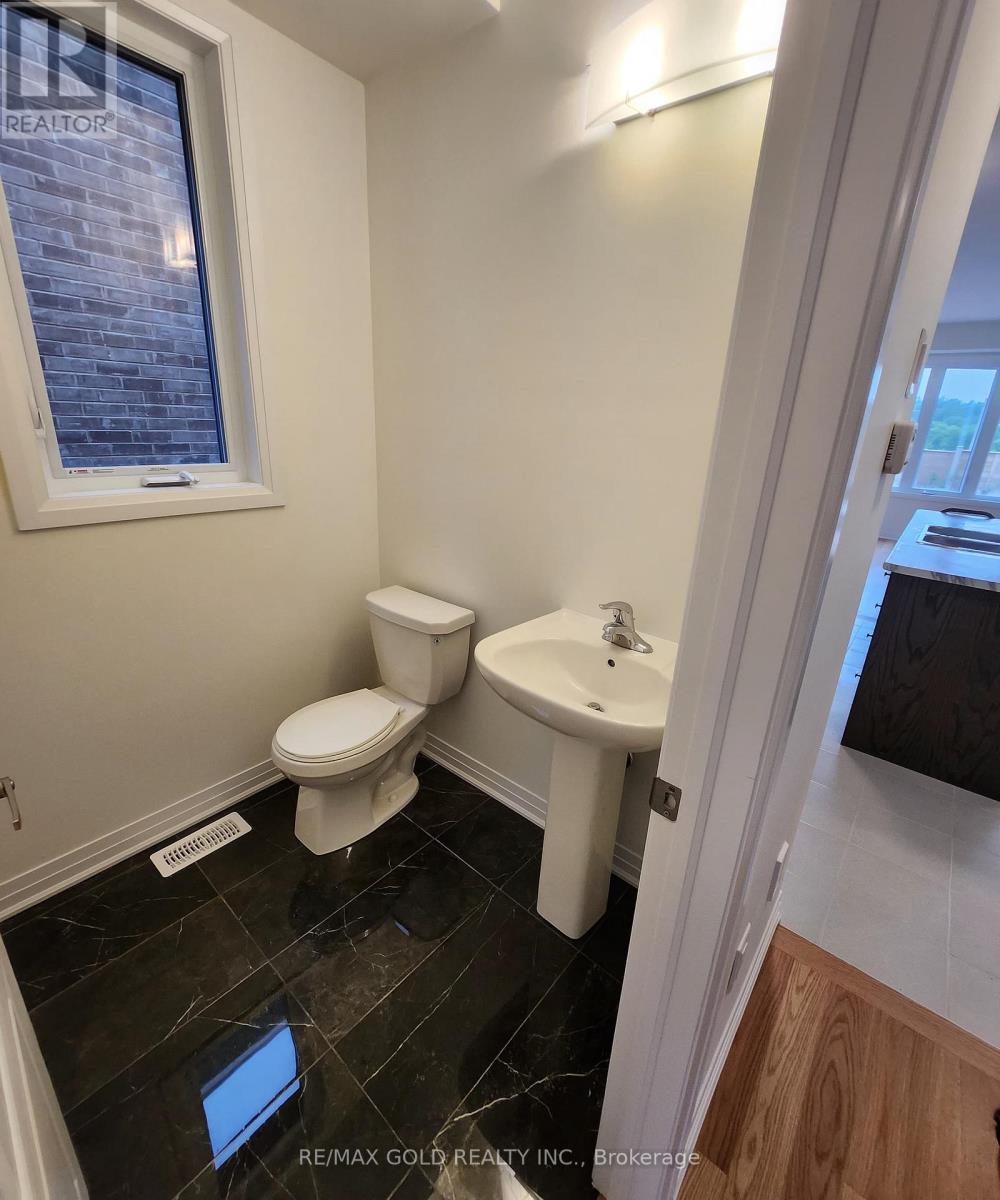 229 Port Crescent, Welland, Ontario  L3B 0N3 - Photo 4 - X13424660