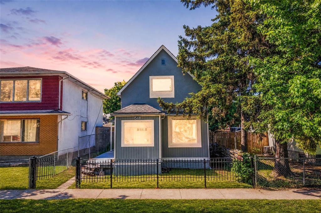 548 Stella Avenue, Winnipeg, Manitoba  R2W 2V4 - Photo 0 - 202613234