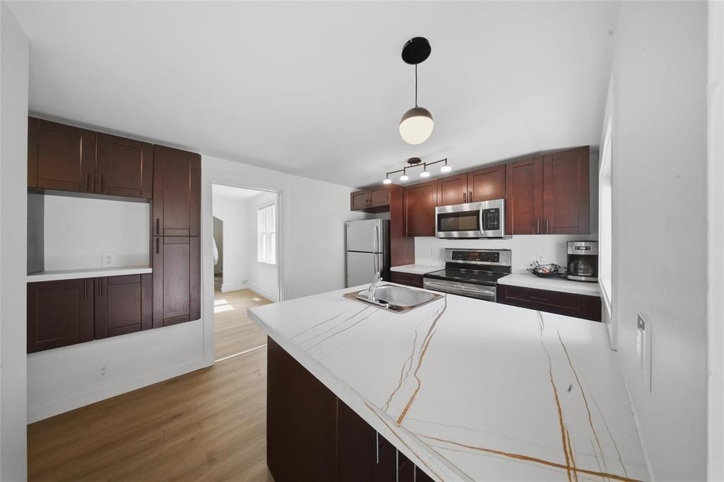 548 Stella Avenue, Winnipeg, Manitoba  R2W 2V4 - Photo 11 - 202613234