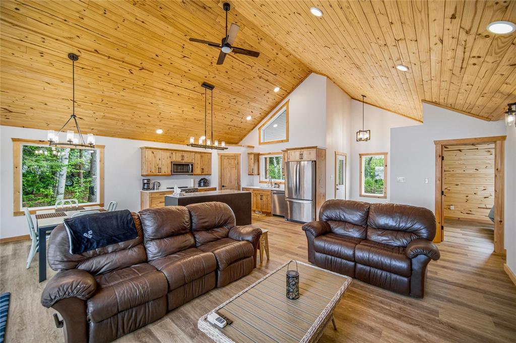 7 Block 1 Road, Whiteshell Provincial Pk, Manitoba R0E 1R0 - Photo 9 - 202613381
