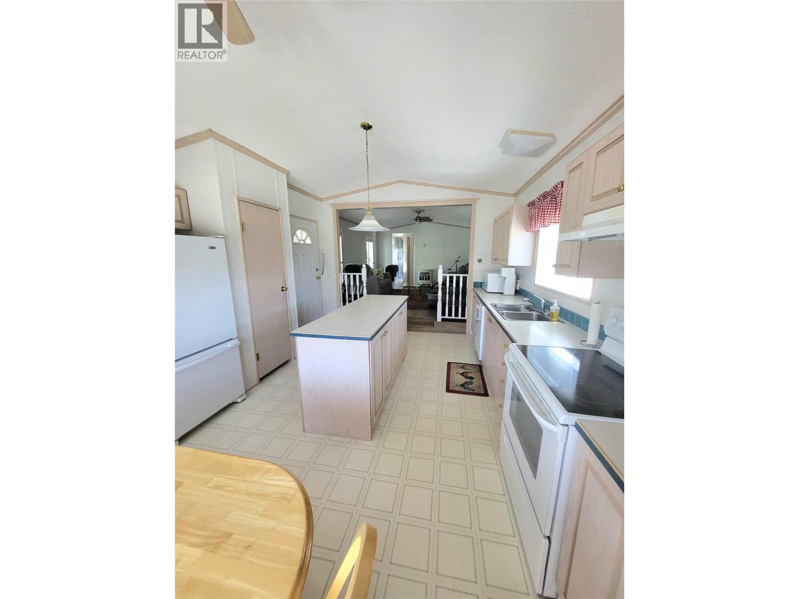 321 Yorkton Avenue Unit# 12, Penticton, British Columbia  V2A 3V6 - Photo 5 - 10390119