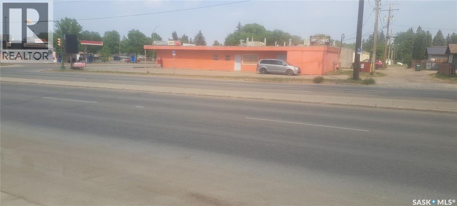 2441 6th Avenue E, Prince Albert, Saskatchewan  S6V 7P6 - Photo 2 - SK038916