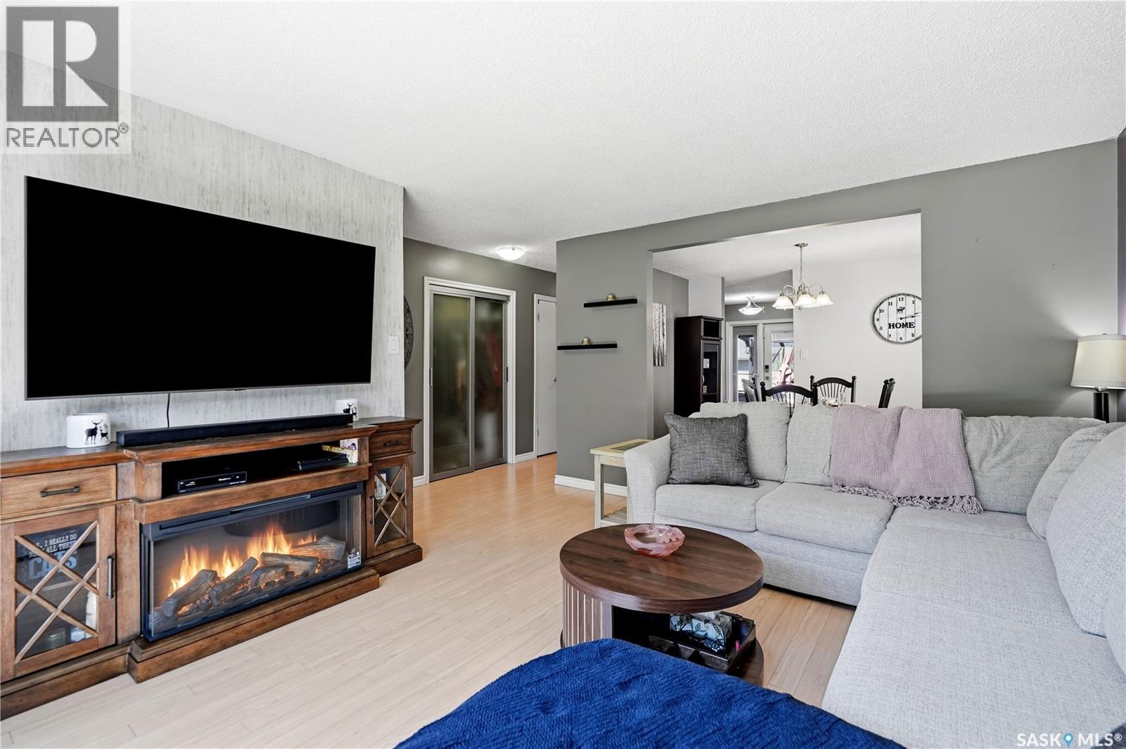 179 Merlin Crescent, Regina, Saskatchewan  S4R 3E6 - Photo 5 - SK038757