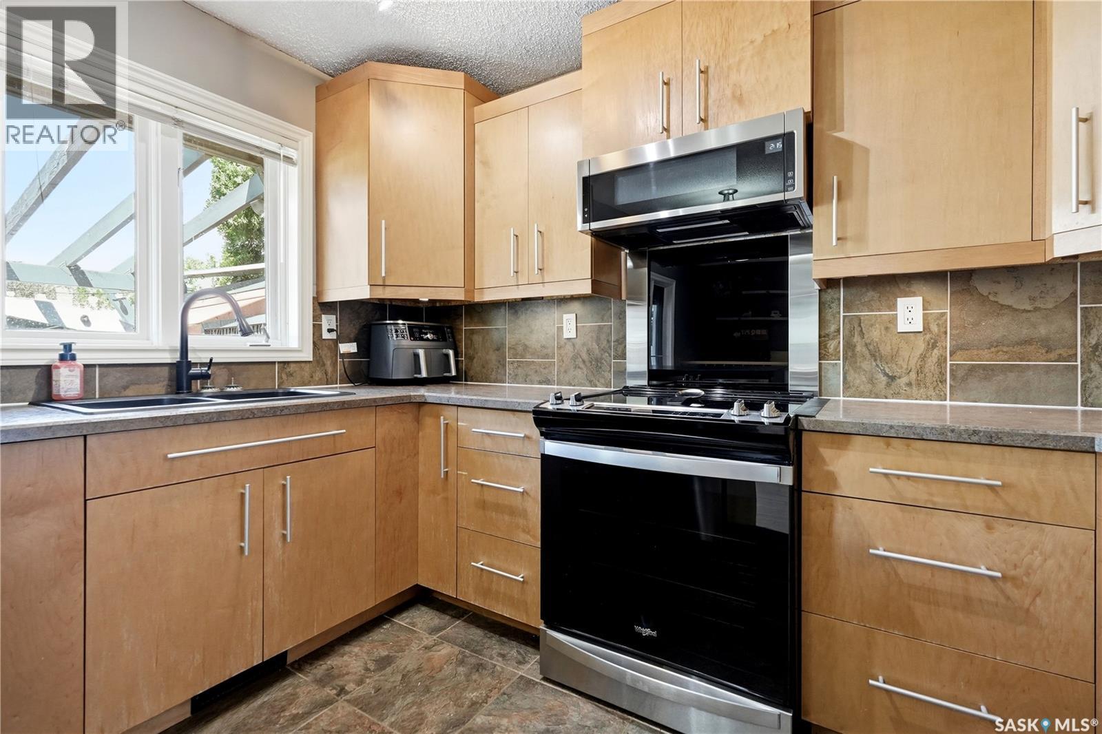 179 Merlin Crescent, Regina, Saskatchewan  S4R 3E6 - Photo 9 - SK038757