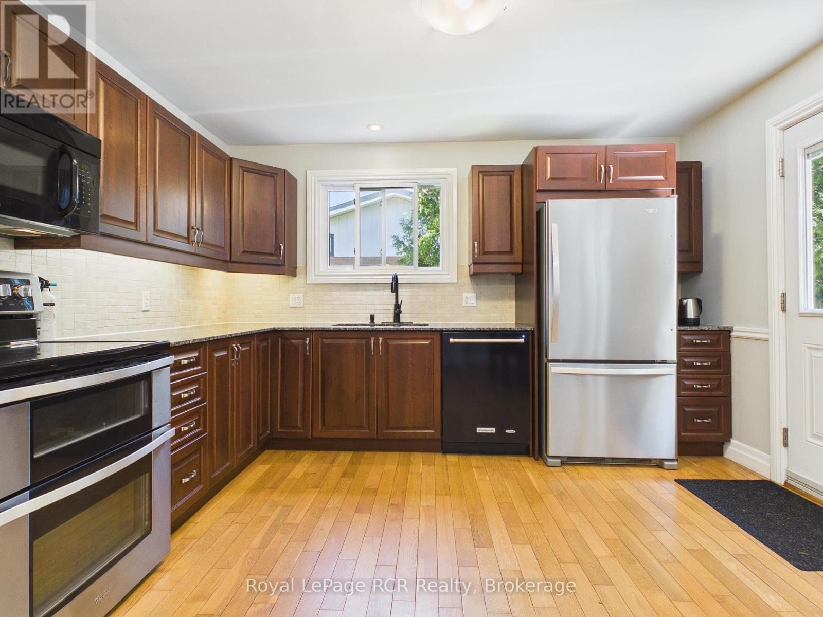 383 Wellington Street, Saugeen Shores, Ontario N0H 2C4 - Photo 12 - X13047634
